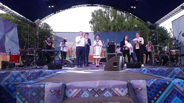 Встановлення рекорду - наймасовішого одночасного читання уривку з твору Лесі Українки "Лісова пісня смотреть онлайн