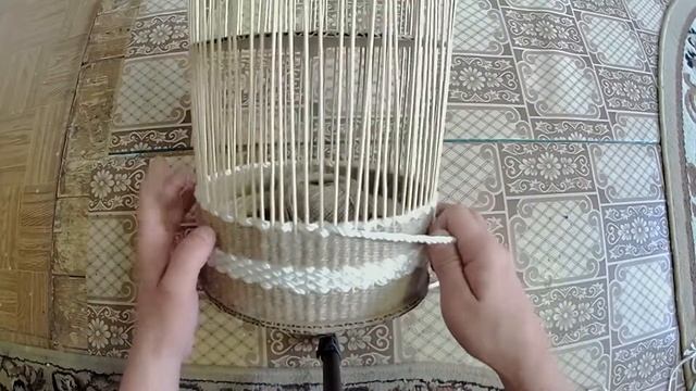 простая корзинка из джута и шпажек своими руками a simple basket made of jute and skewers DIY смотреть онлайн