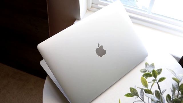 2018 MacBook Pro In 2022! (Review) смотреть онлайн