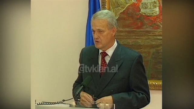 Neritan Ceka vlerëson deklaratën e Salzman për pastrim të politikës në Shqipëri - (19 Shtator 2004) смотреть онлайн