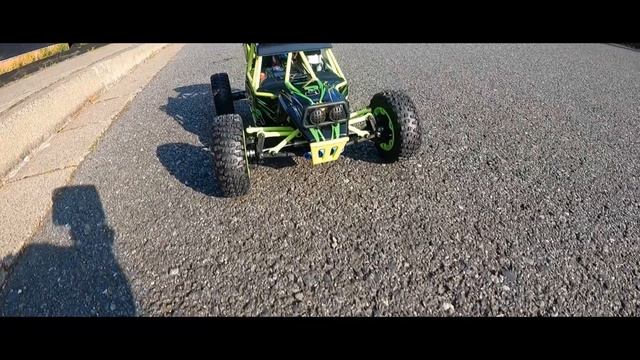 WLToys 12428 erste Ausfahrt смотреть онлайн