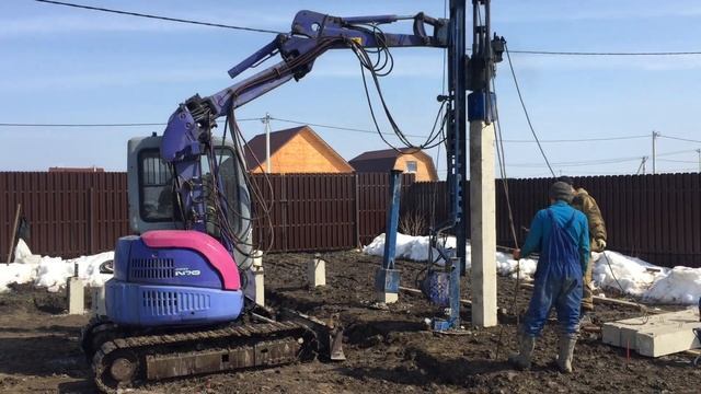 Установка фундамента на железобетонных сваях смотреть онлайн