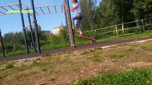Sport / Упражнения На Турниках / Выпрыгивания Легкая Атлетика / Тренировка Упражнения для бегунов смотреть онлайн