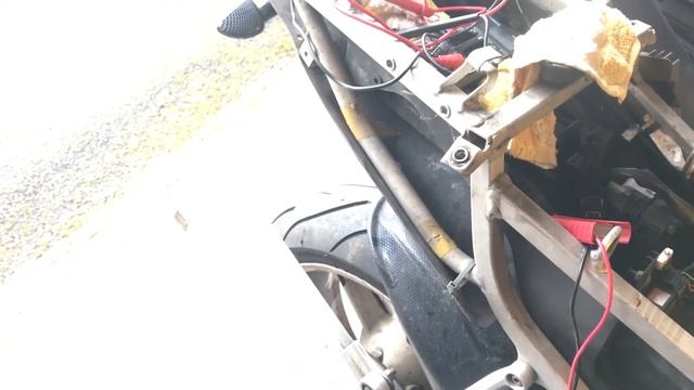 Scrappy Doo runs! Suzuki GSXR750 K1 rescued from salvage yard fires up for the first time. смотреть онлайн