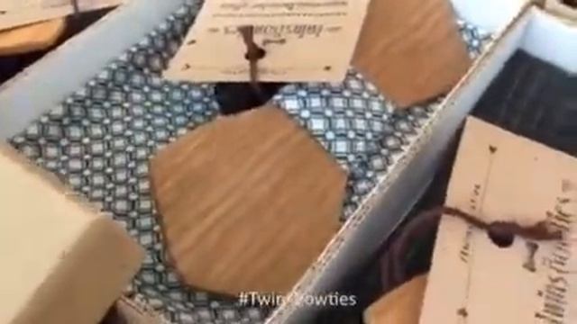 Галстук бабочка из дерева от #TwinsBowties смотреть онлайн