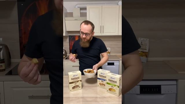 Дегустация итальянского десерта кантуччи. Печенья ассорти вкусов смотреть онлайн