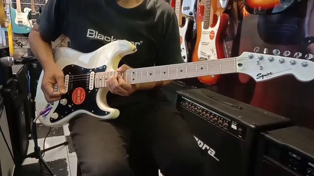 Squier Contemporary HH Stratocaster Pearl White ( Sound Sample ) смотреть онлайн