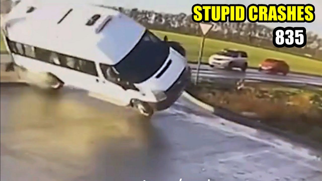 Stupid crashes 835 November 2023 car crash compilation смотреть онлайн