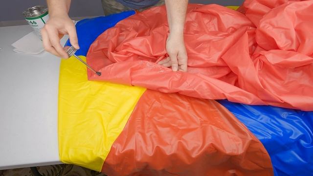 Building a Giant Beach Ball with a Central Tube смотреть онлайн