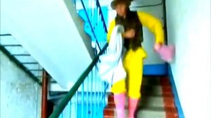 А гном идёт купаться