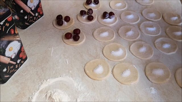 Вареники с вишней. ПРОВЕРЕННЫЙ РЕЦЕПТ ГОДАМИ. Тесто на вареники смотреть онлайн