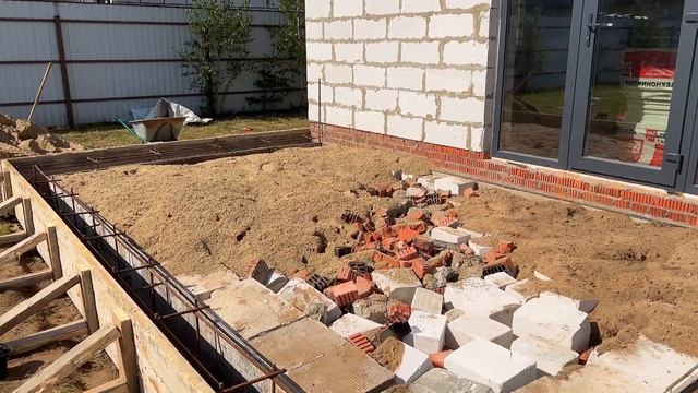 ЗА 2 ДНЯ у нас на глазах появилась терраса!? или о том, как делали фундамент под террасу