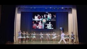 5  Образцовый ансамбль современного танца «Русский вариант», г Копейск «Ходит конь по бережку»