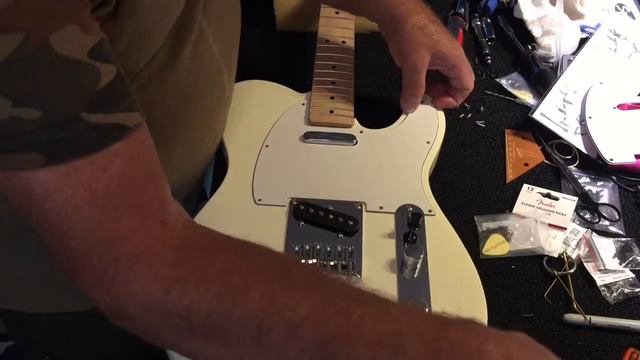 Steve Bright & the White Squier Affinity Tele MakeOver! смотреть онлайн