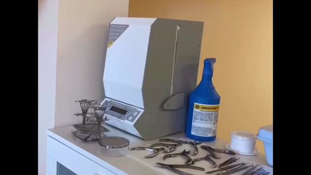 Инфракрасный стерилизатор СТ-ИК "РЭЛМА-3С" в кабинете подологии смотреть онлайн