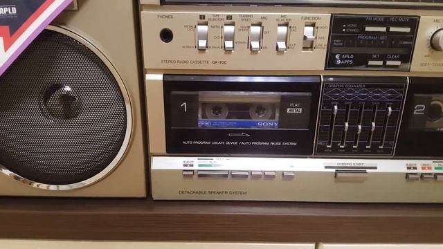 Редкий золотой SHARP GF-700(G) смотреть онлайн