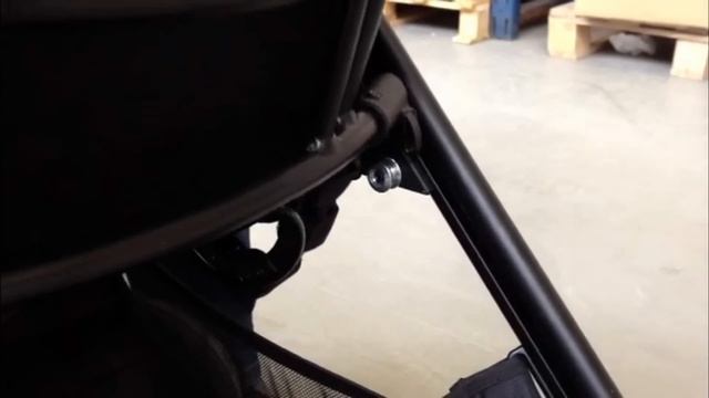 Easywalker June / Easywalker MINI stroller: how to attach the seat смотреть онлайн