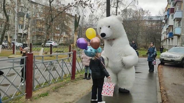 Поздравили именинницу и всю школу ??? смотреть онлайн