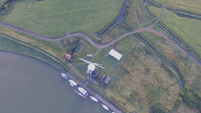 Burgh Castle - DJI Phantom 3 SE 4K Footage смотреть онлайн