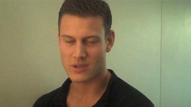 TORMENTED star Tom Hopper's personal message to Carmina Harrod смотреть онлайн