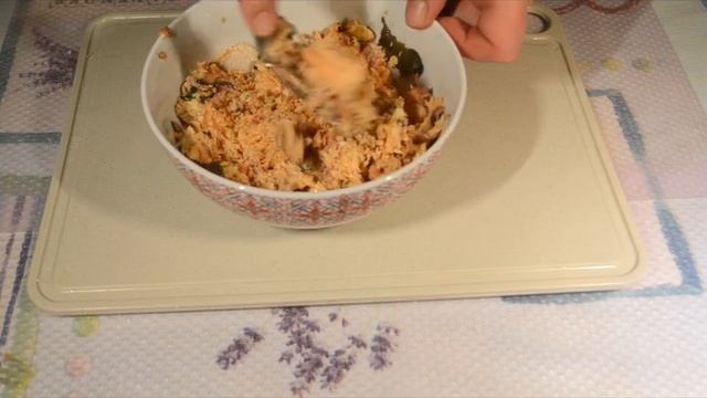 Салат из консервированной горбуши. Салат на праздничный стол. Вкусные блюда. смотреть онлайн