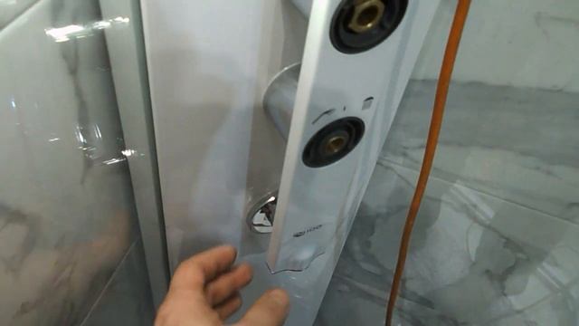 Душевая кабинка IDO потёк уголок на 1/2 от смесителя на шланг