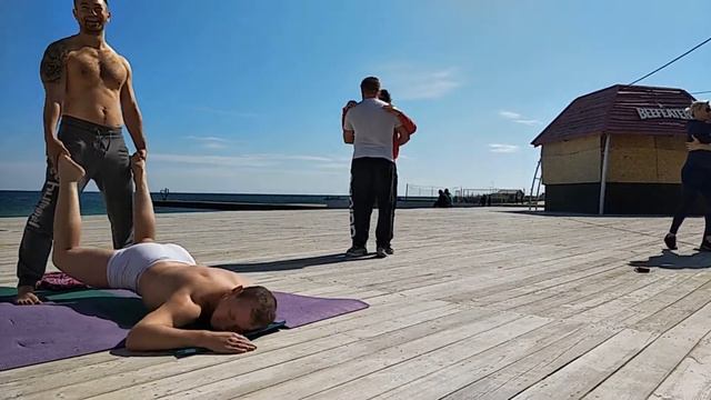 Танцы, Юмор, ТайМассаж и Моржевание смотреть онлайн