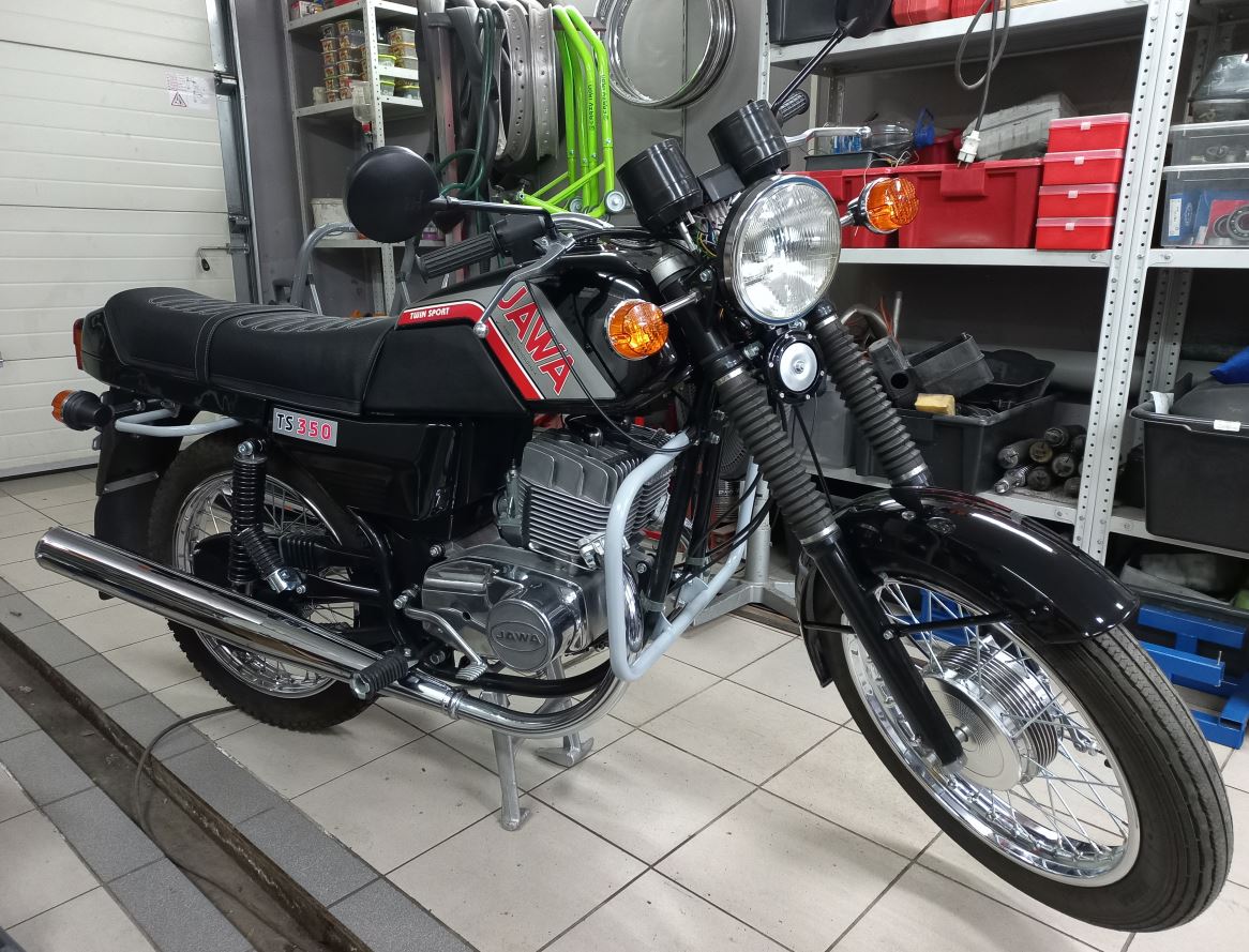 Ява 638 САМАРА Подготовка к запуску.WMV