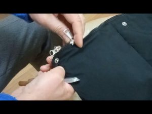 Ремонт молнии с двумя бегунками за 3 минуты. (Съёмка одним кадром.)