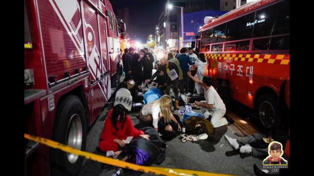 Scene of Deadly Stampede in Seoul | Halloween Celebrations смотреть онлайн