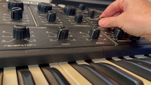 Formanta Polivoks - The Scary Analog Soviet Filter Beast! смотреть онлайн