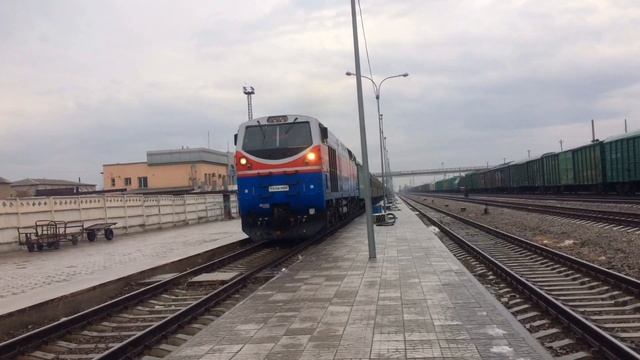 Скорый поезд №41 Алматы-Атырау прибытие/отправление .Станция Туркестан.The Turkestan Station. КТЖ смотреть онлайн