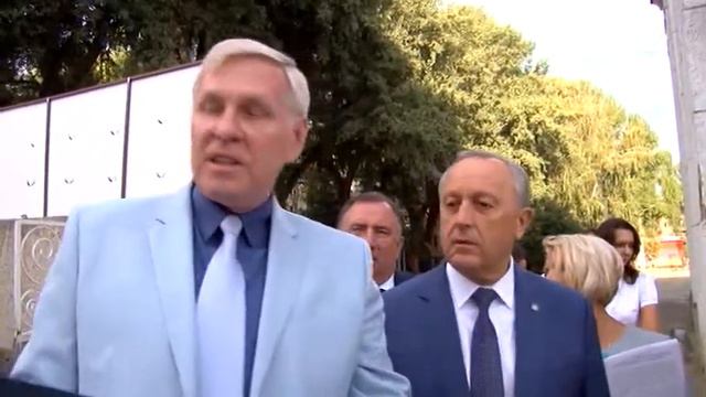 Валерий Радаев проверил, как идет строительство научно-технической библиотеки смотреть онлайн