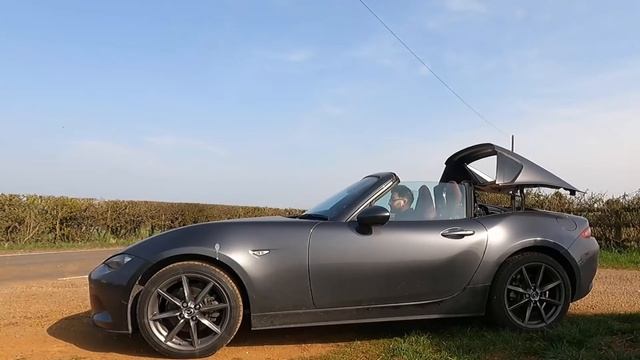 The Roof Mechanism In Action | Mazda MX-5 Miata RF смотреть онлайн