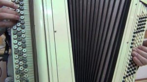Г. Пономаренко «Тополя» (баян крупным планом)