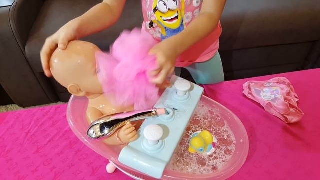 Беби Борн интерактивная ванна. Обзор ванны для Беби Борн. Baby Born Interactive Bathtub with duck смотреть онлайн