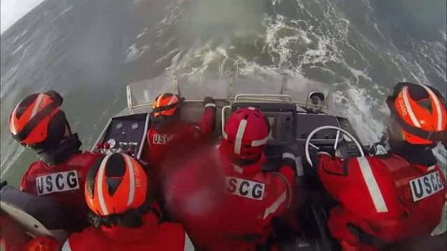 Coast Guard: Cape Disappointment: Riding the Waves смотреть онлайн