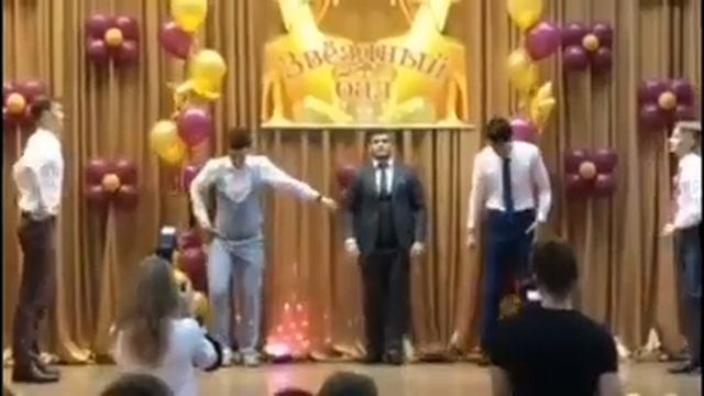 Международная лезгинка (Армянин, Чеченец, Дагестанец и русские) Выпускной 2019. Курск смотреть онлайн