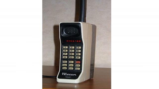 Duniya Ka Sabse Pehla Mobile Phone Kab aur Kisne Banaya Tha aur Kaunsi Company ne Launch kiya Tha. смотреть онлайн