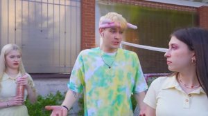 СТРАННЫЙ ТИП ПРОНИК В КАМПУС И СЛЕДИТ ЗА ВСЕМИ! ЧТО ЕМУ НАДО? В ШКОЛЕ РАСПАЛАСЬ ЛЮБОВНАЯ ПАРА