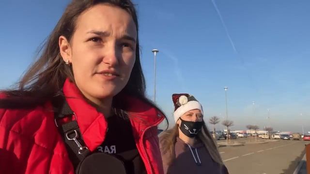 Встретила свою подружку. Ищу платье на др Софии. смотреть онлайн