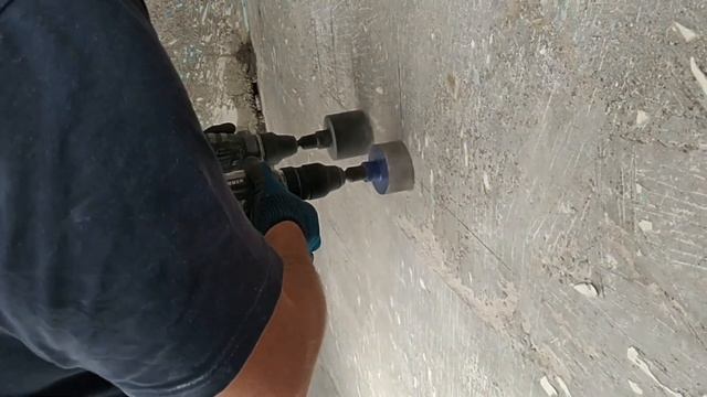 Тест алмазных коронок Дистар и Днипро М| Сверлим подрозетники в бетоне смотреть онлайн