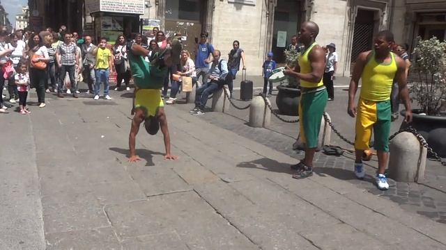Capoeira Dance & Fight Street Video - Brazilian Boy Dancers смотреть онлайн