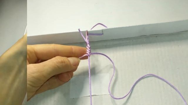 Как сделать браслет дружбы / Плетем дома браслет макраме / как сделать браслет своими руками DIY смотреть онлайн