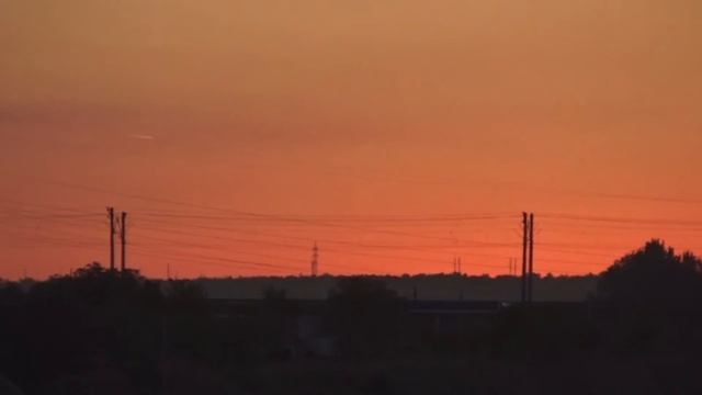 Volgograd / Волгоград. Скоростной трамвай, электропоезд и красивый закат смотреть онлайн