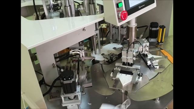 Автоматическая машина KN 04 для крепления ушных петель к маске KN95 смотреть онлайн