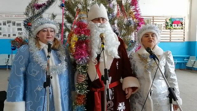 Новогоднее поздравление Деда Мороза и Снегурочек. Свердловский Ц.Д."Березка" смотреть онлайн