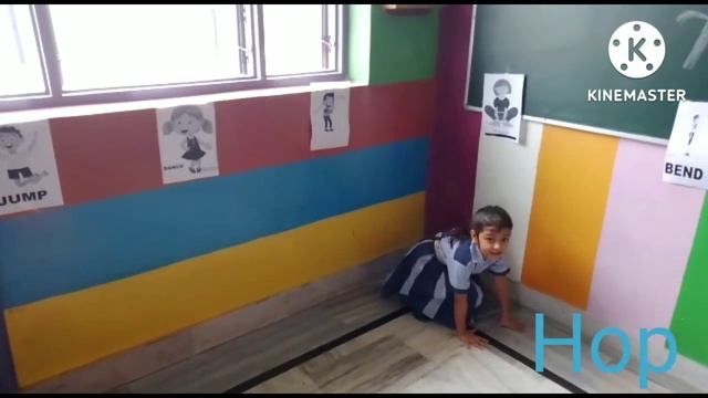 Class UKG Action words activity смотреть онлайн