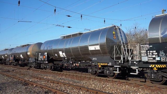 Sony NEX-6 video sample II. (AVCHD, 1920 x 1080 pixel, 50p, 28 Mbps) смотреть онлайн