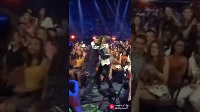 Джеймс Норман. На Kids Choice Awards!!! смотреть онлайн